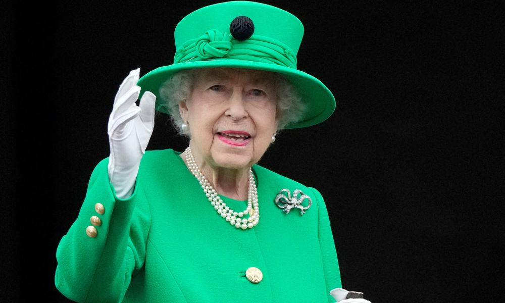 Rainha Elizabeth II parabeniza Brasil pelos 200 anos de independência