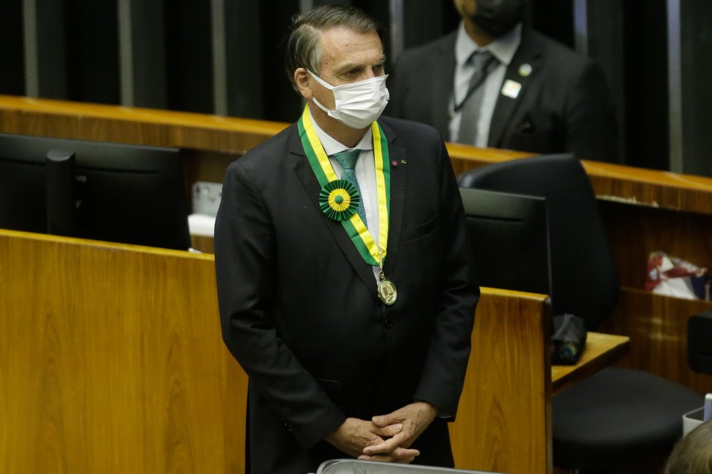 Câmara entrega ‘Medalha do Mérito Legislativo 2021’ a Bolsonaro e papa Francisco