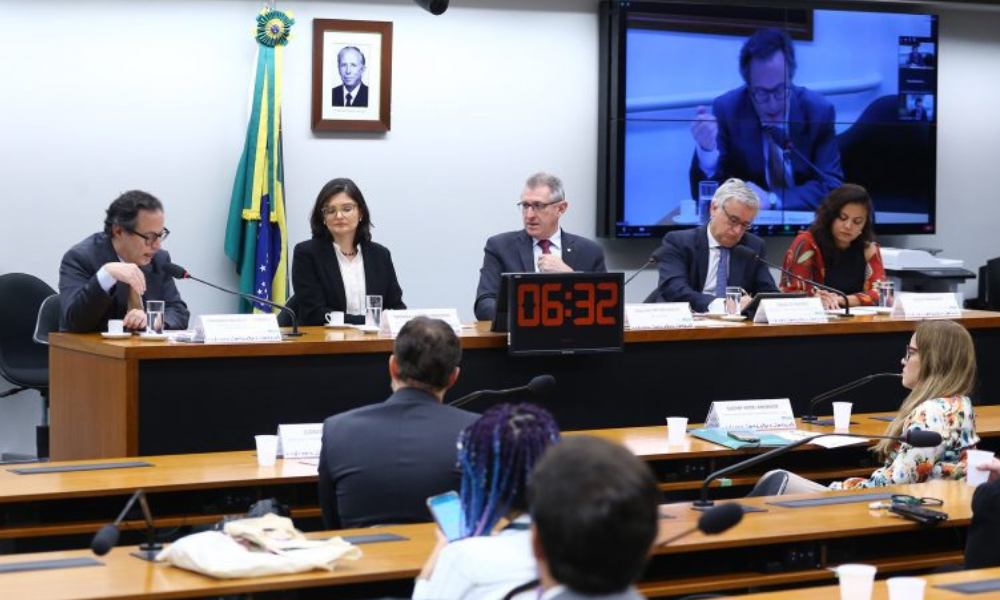 Brasil avalia recorrer à Organização Mundial do Comércio contra lei europeia sobre desmatamento