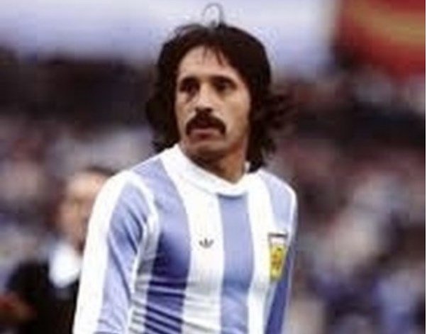 Campeão pela Argentina na Copa de 1978 morre por complicações da Covid-19