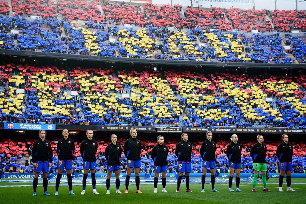 Barcelona goleia Real Madrid em jogo com recorde de público da história do futebol feminino