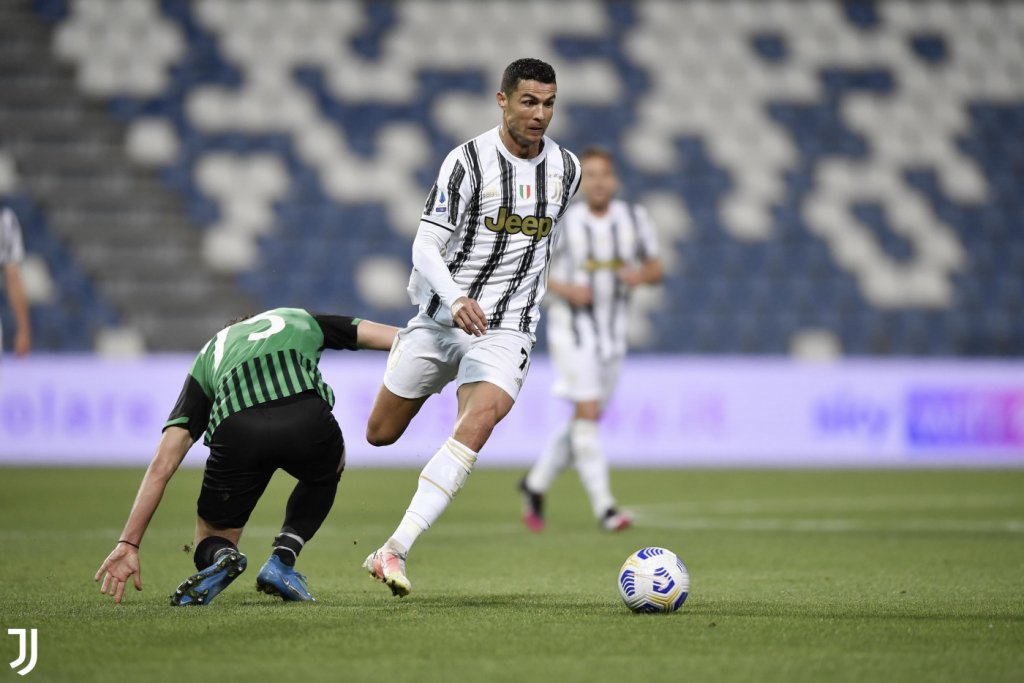 Fifa parabeniza CR7 por alcançar marca de 100 gols pela Juventus: ‘Ele é humano?’