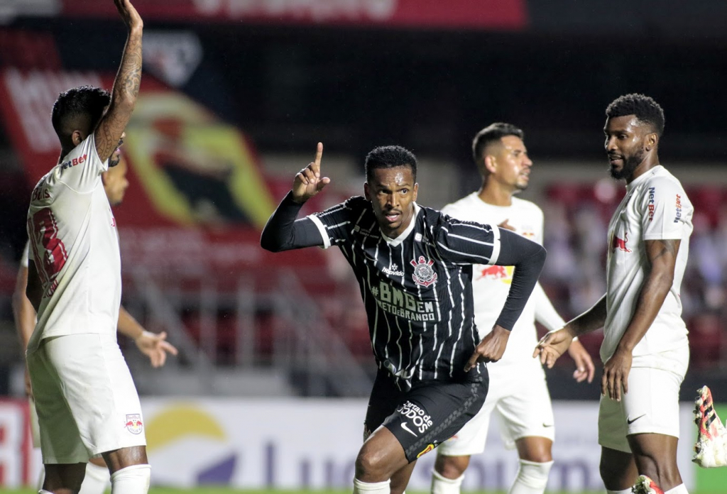 Corinthians encaminha rescisão de contrato de Jô após pagode e falta em treino 