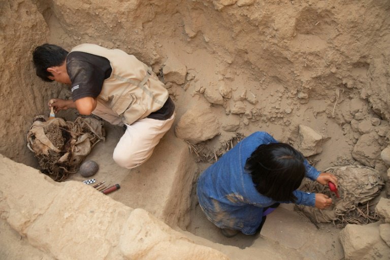 Arqueólogos encontram múmias de seis crianças vítimas de sacrifícios no Peru