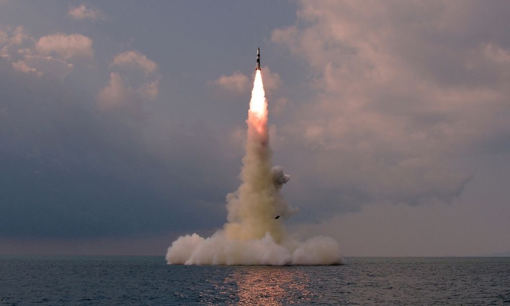 Coreia do Sul acusa Coreia do Norte de lançar míssil balístico ao mar