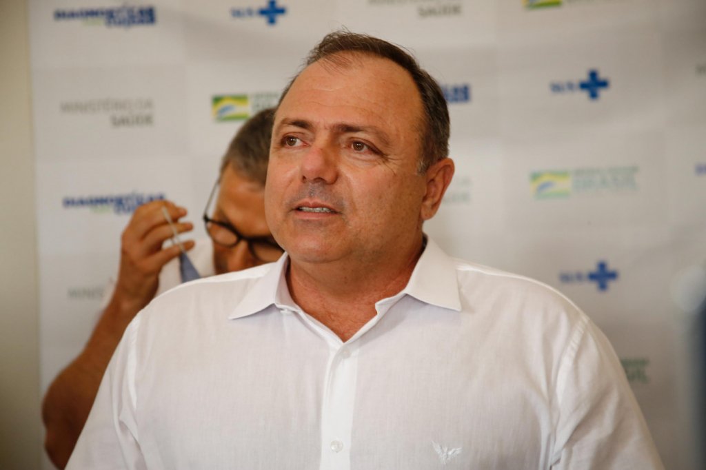 Após esclarecimentos ao Senado, Eduardo Pazuello volta a Manaus