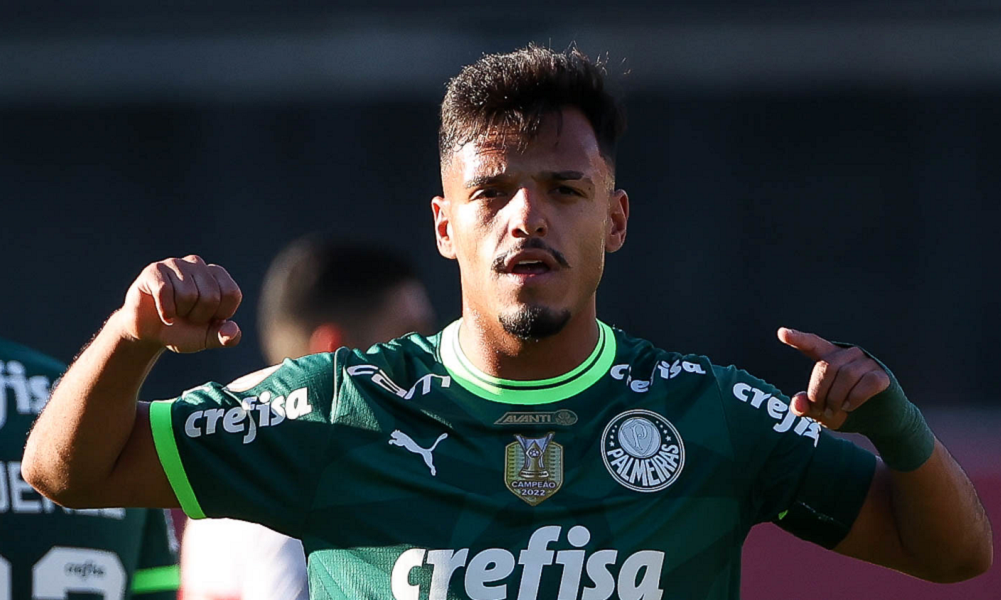 Gabriel Menino renova contrato com o Palmeiras até 2027