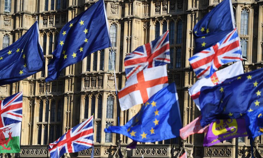 Inglaterra acusa França de levar novas demandas às vésperas do Brexit