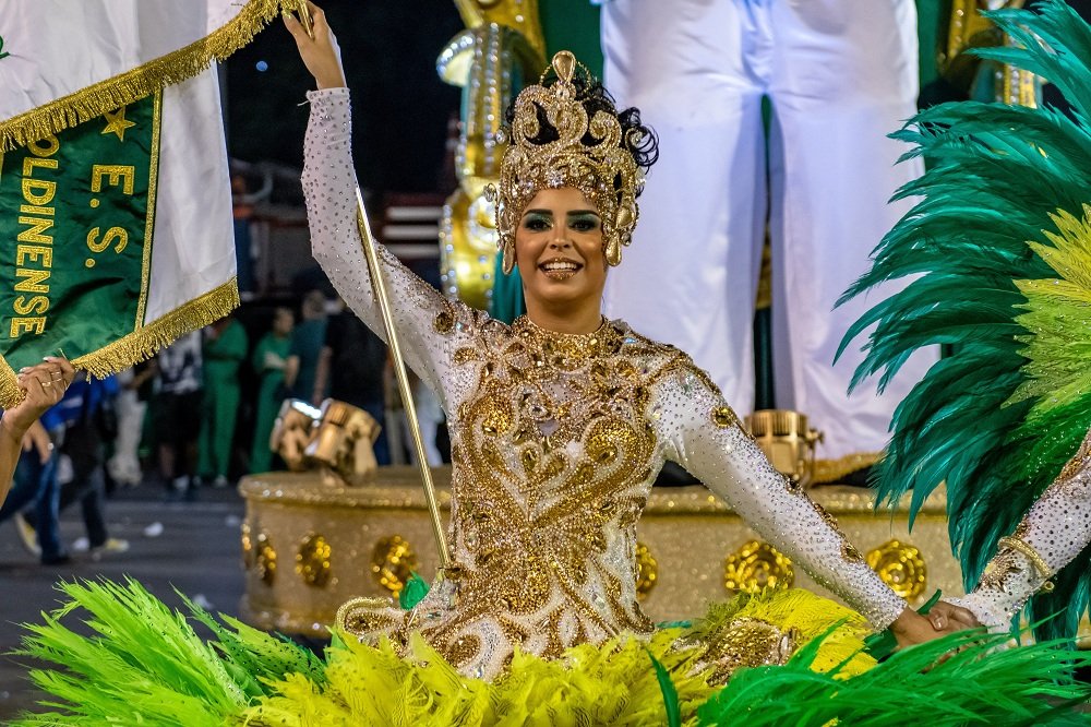 AO VIVO: Acompanhe o primeiro dia de desfiles do Grupo Especial das Escolas de Samba do Rio de Janeiro