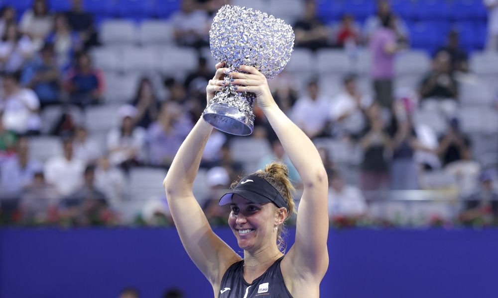 Bia Haddad vence final do WTA Elite Trophy e conquista maior título da carreira