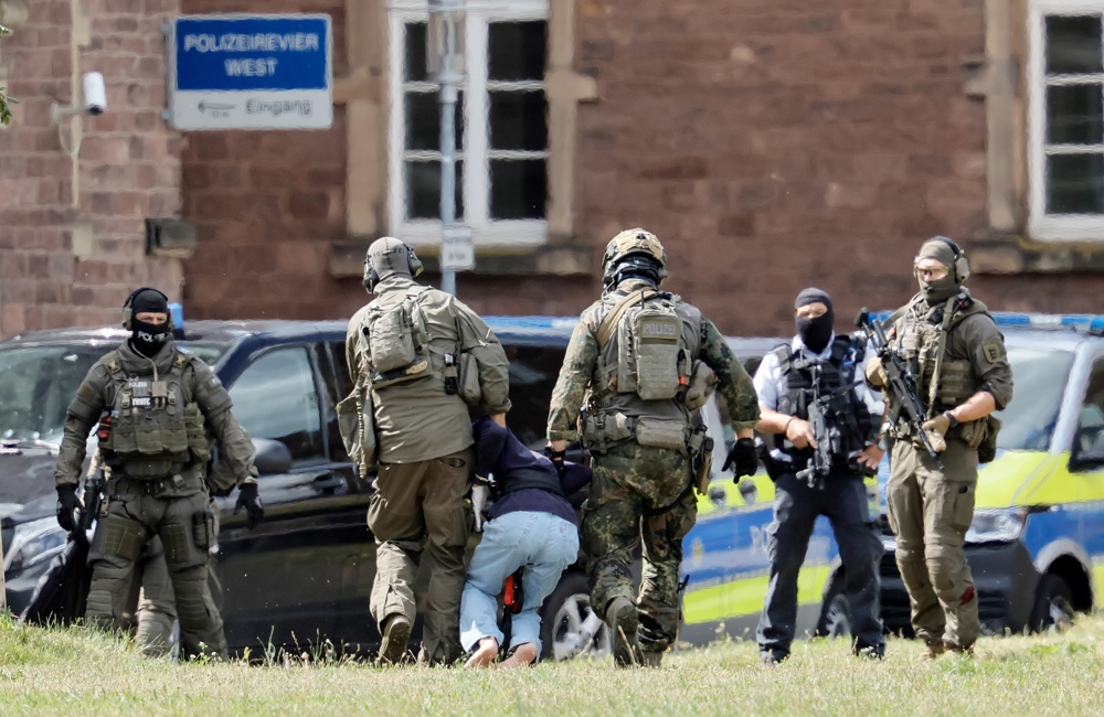 Suspeito confessa ataque a faca em festival na Alemanha