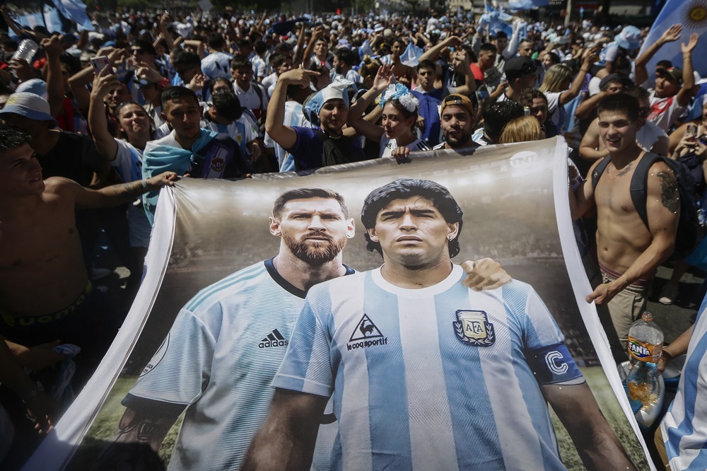 Pelé parabeniza Messi e homenageia Maradona após título da Argentina: ‘Diego está sorrindo’