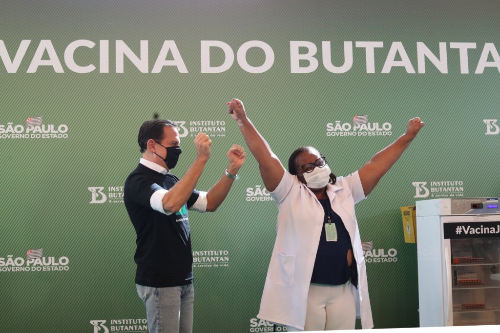 Brasil completa um mês de vacinação contra Covid-19; confira o ranking dos estados