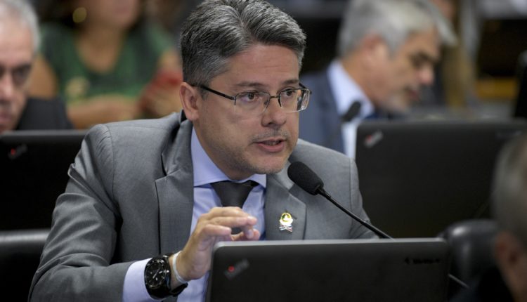 Alessandro Vieira diz que Congresso deve ‘assumir protagonismo’ para combater ‘interferência exagerada do Judiciário’