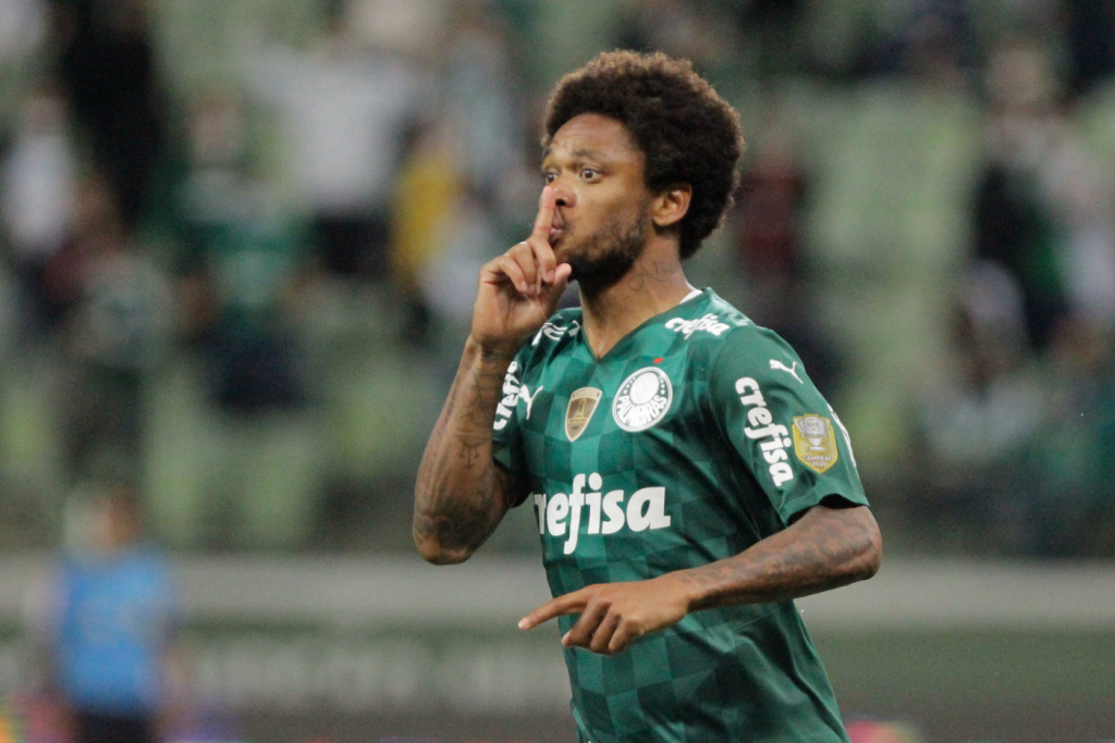 Luiz Adriano responde brincadeira de torcedor do Palmeiras: ‘Mundial eu tenho’