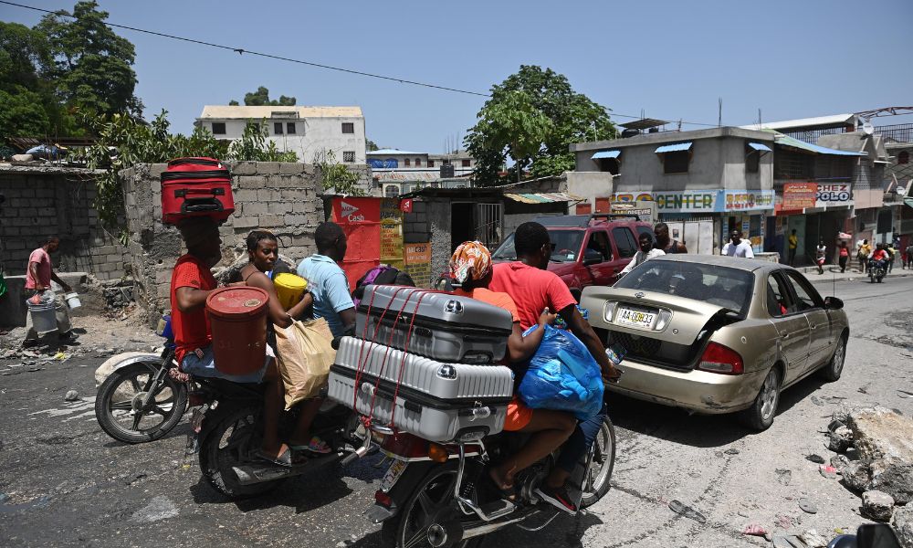 Em 24 horas, mais de 3 mil fogem de bairro da capital do Haiti para se proteger de grupos criminosos