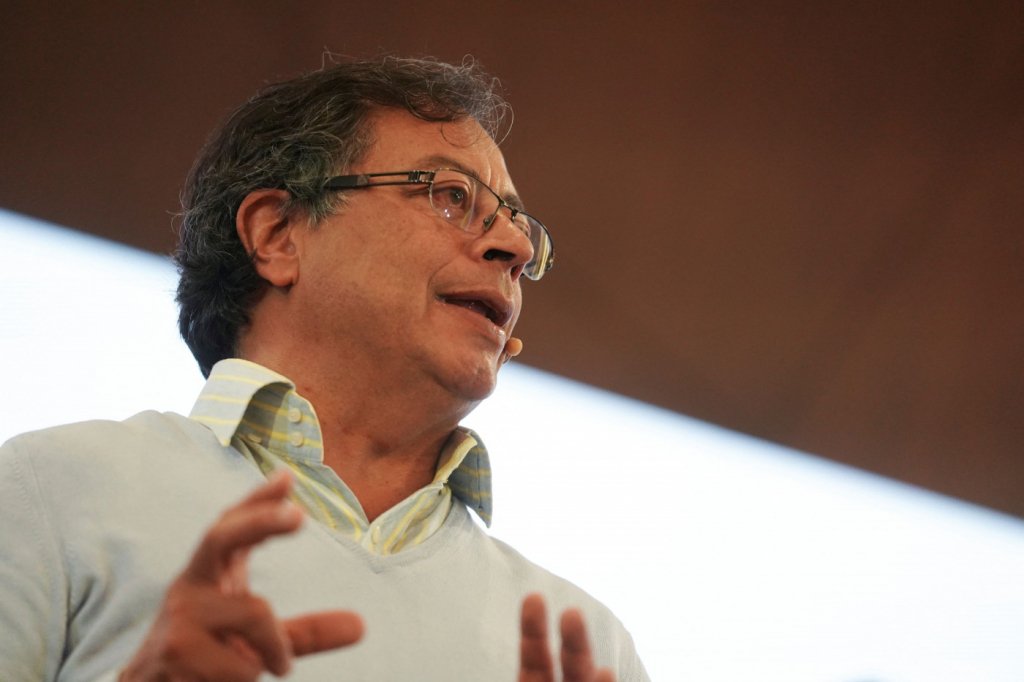 Candidato à presidência da Colômbia cancela agenda após suspeita de atentado