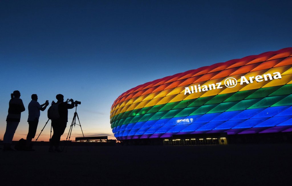 Uefa rejeita símbolo LGBT+ em estádio de Munique para Alemanha x Hungria; entenda