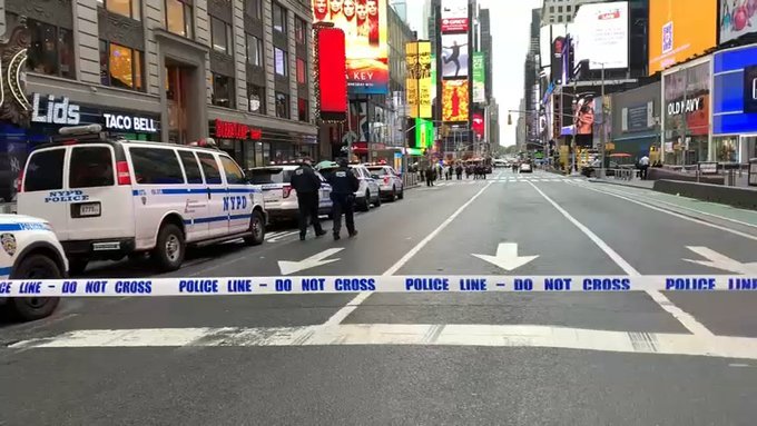 Três pessoas são baleadas em tiroteio na Times Square, em Nova York