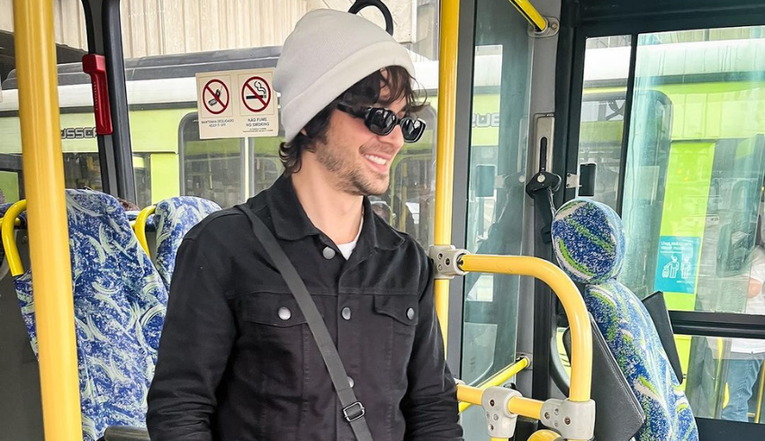 Fiuk anda de ônibus pela primeira vez aos 32 anos: ‘Sextou no busão’