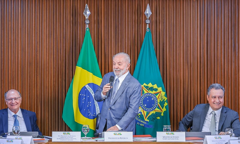 Em primeira reunião ministerial do ano, Lula faz críticas a Bolsonaro e discute soluções para melhorar avaliação