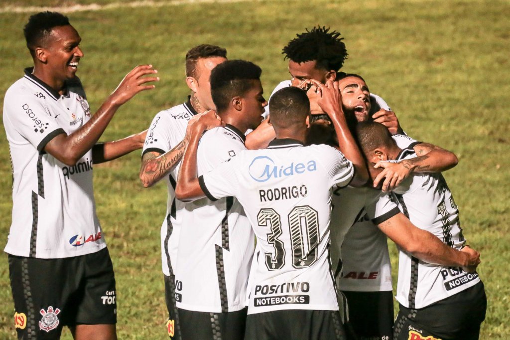 Corinthians vence o São Caetano por 1 a 0 e garante liderança do grupo A do Paulistão