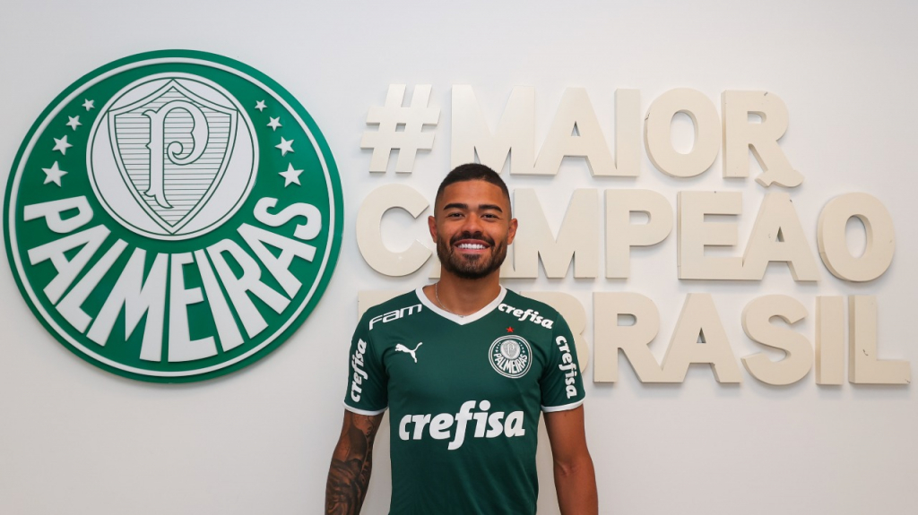Palmeiras anuncia a contratação do meia-atacante Bruno Tabata