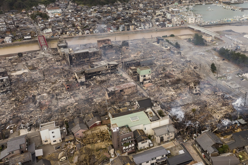 Terremoto no Japão deixa 48 mortos e autoridades alertam para risco de novos tremores