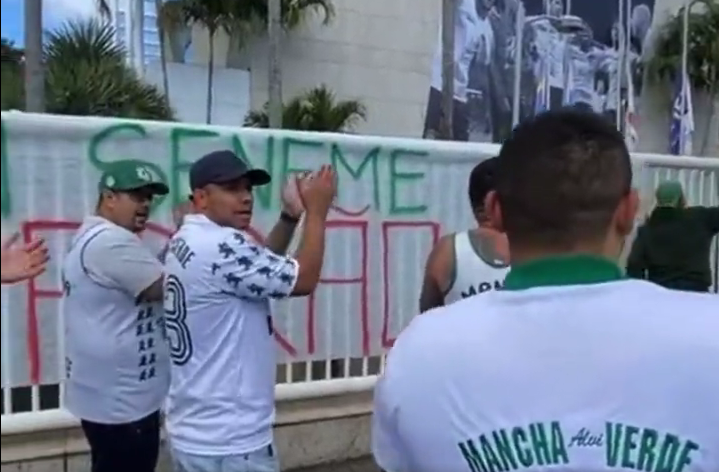 Após declarar ‘guerra’, organizada do Palmeiras vai à sede da CBF: ‘Está roubando o Verdão’
