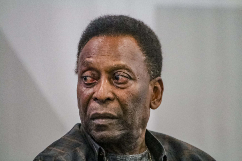 Suposta filha de Pelé pede exumação do corpo após resultado negativo de teste de DNA