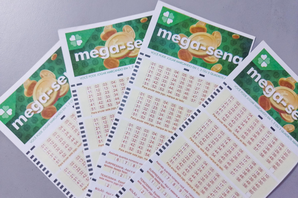 Mega-Sena acumula e prêmio chega a R$ 10 milhões; confira os números sorteados