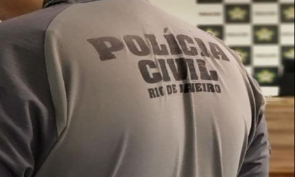 Polícia apreende adolescente suspeito de atirar bomba em ônibus no Rio de Janeiro