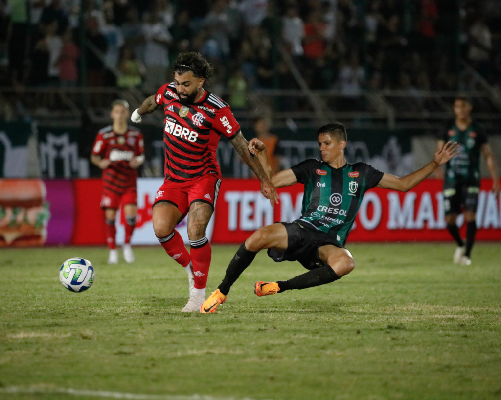 Copa do Brasil: Flamengo perde por 2 a 0 para o Maringá em primeiro jogo sem Vítor Pereira