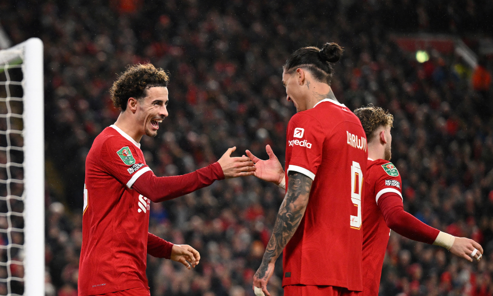 Liverpool goleia o West Ham e avança para as semifinais da Copa da Liga Inglesa
