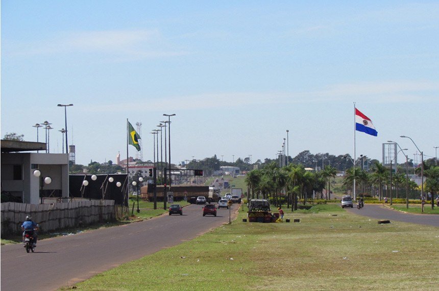 Expansão do PCC, cadeias lotadas no Paraguai e triângulo amoroso: O que está por trás da chacina na fronteira