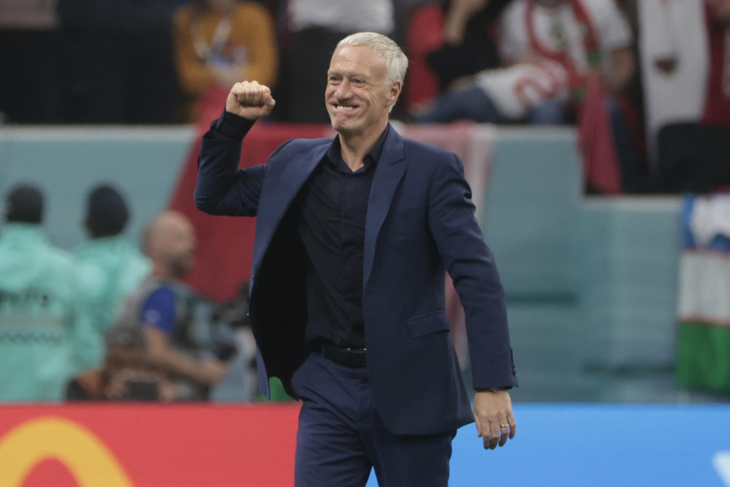 Deschamps renova contrato e ficará no comando da França até a Copa de 2026