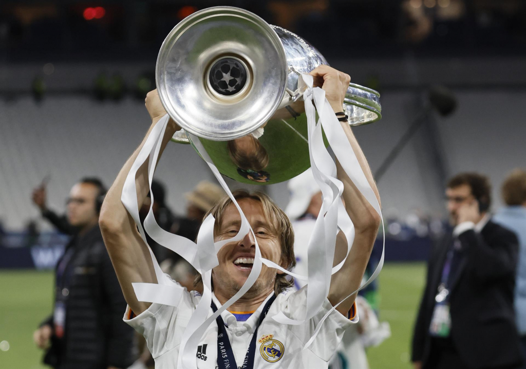 Real Madrid renova contrato de Luka Modric por mais uma temporada