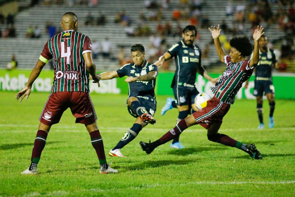Nos pênaltis, Santos elimina o Fluminense-PI da Copa do Brasil