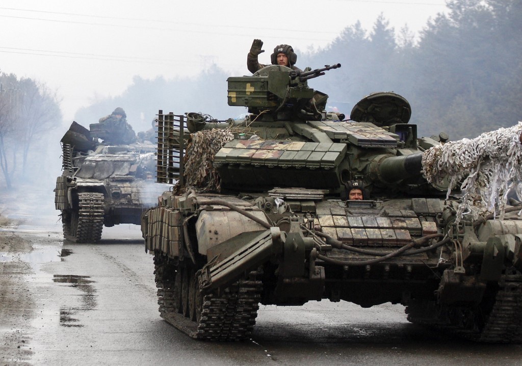 Ucrânia recebe primeiros tanques britânicos Challenger para combater forças russas