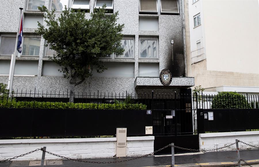 Embaixada de Cuba em Paris sofre ataque e presidente Miguel Díaz-Canel culpa EUA