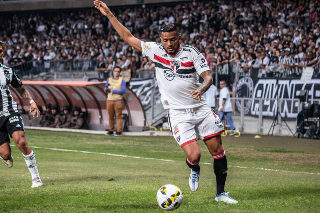 São Paulo anuncia saída de Reinaldo e mais três jogadores após fim da temporada; confira 