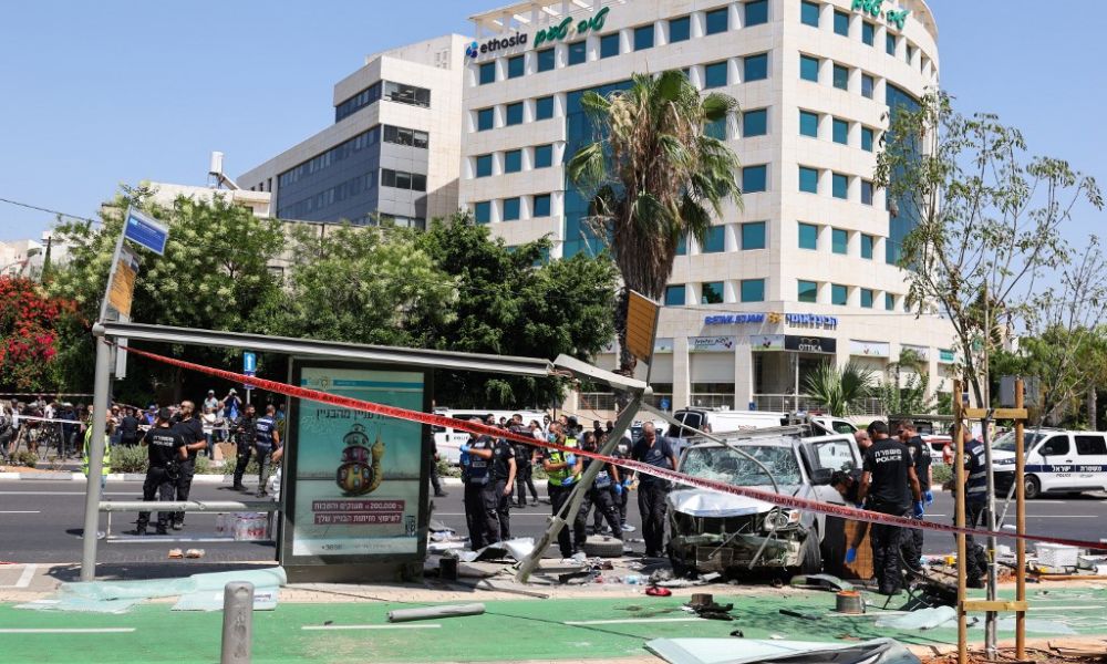 Palestino ataca e fere ao menos sete pessoas em Tel Aviv após Israel matar 10 na Cisjordânia