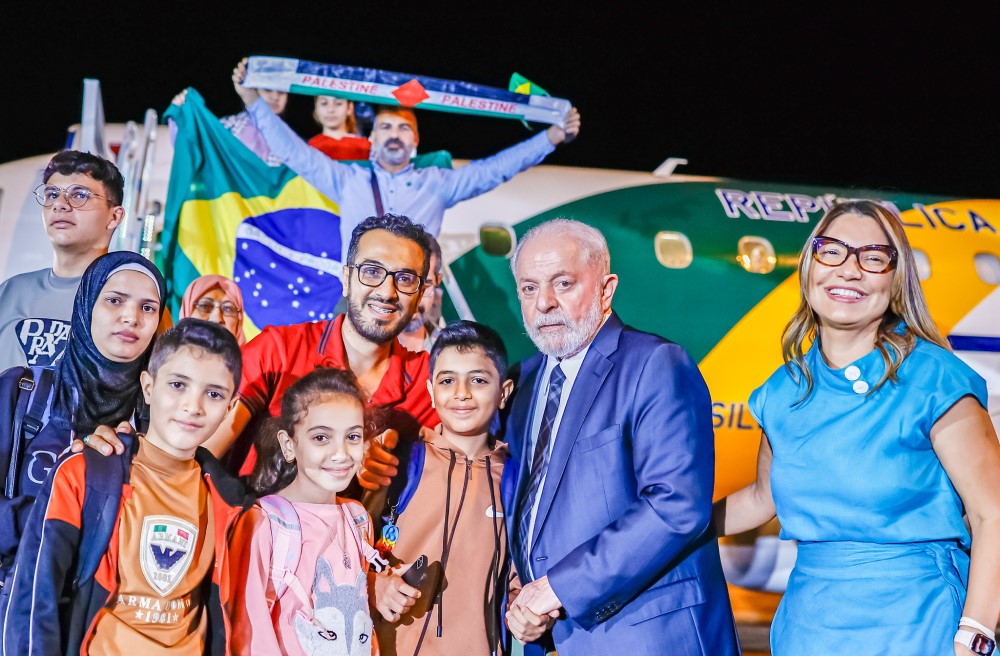 Após receber brasileiros que estavam em Gaza, Lula diz que Israel pratica terrorismo