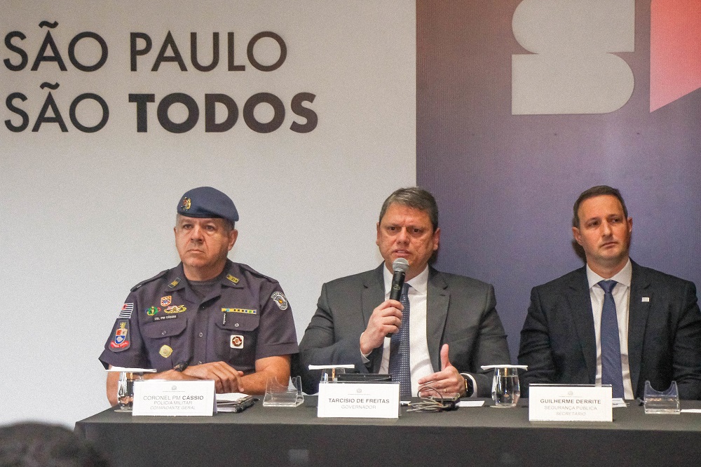 Com 13 mortes confirmadas na Baixada Santista, Tarcísio reúne Derrite e comandantes das polícias do Estado