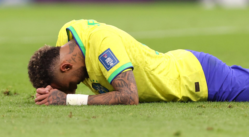 Vinícius Jr. revela que Neymar teve febre nesta segunda-feira: ‘Está um pouco mal’