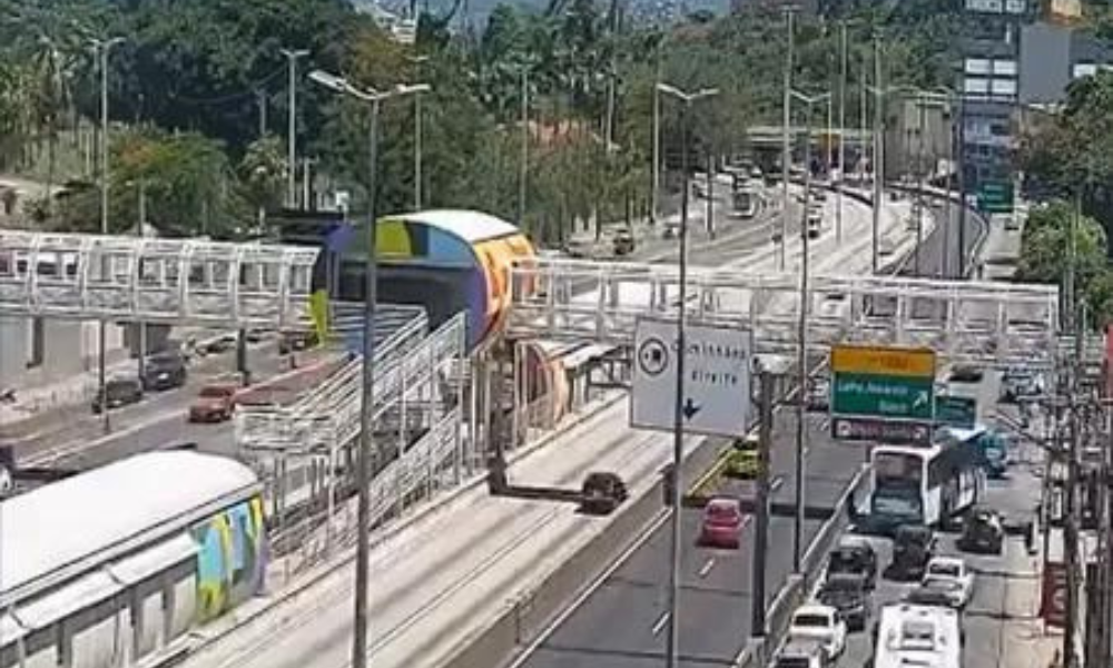 Tiroteio deixa nove pessoas feridas na Avenida Brasil, no Rio de Janeiro