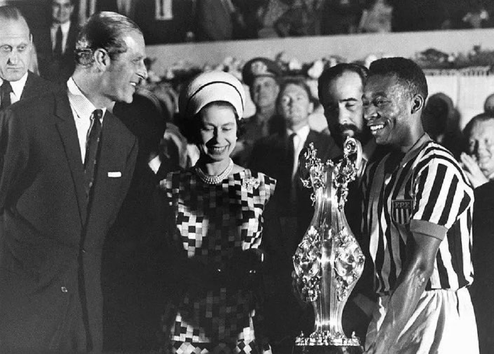 Pelé presta homenagem a rainha Elizabeth II: ‘Legado durará para sempre’