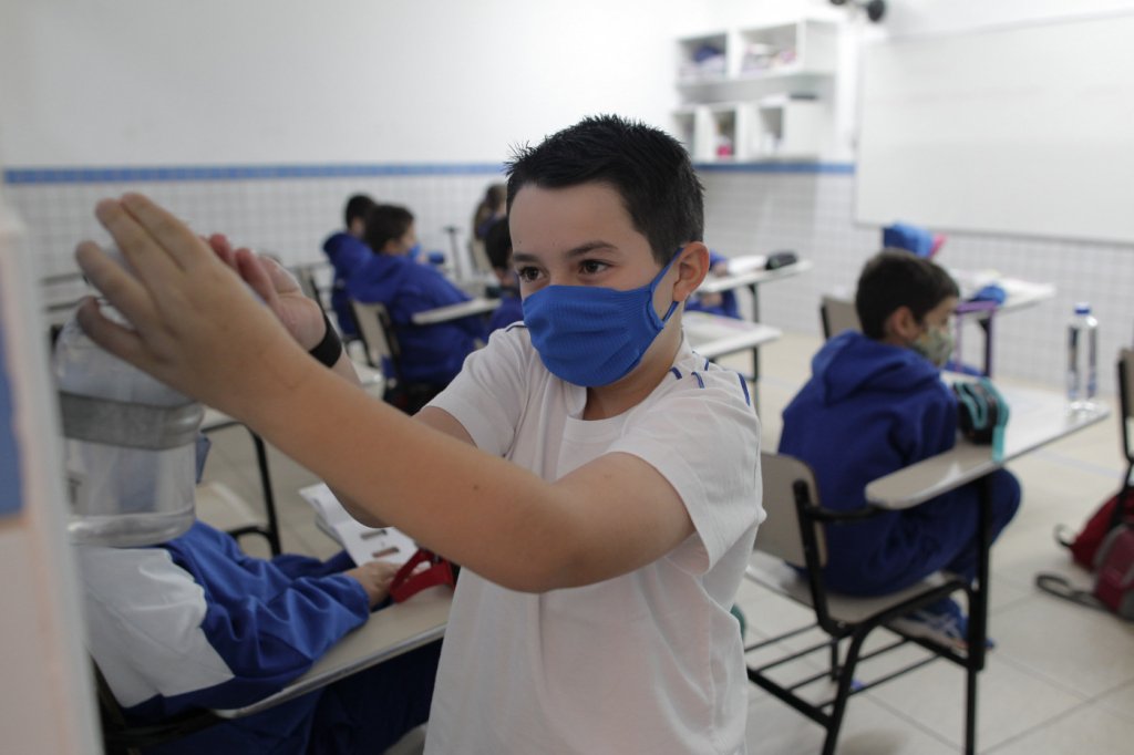 Secretaria de Saúde do Rio de Janeiro recomenda retomada das aulas presenciais