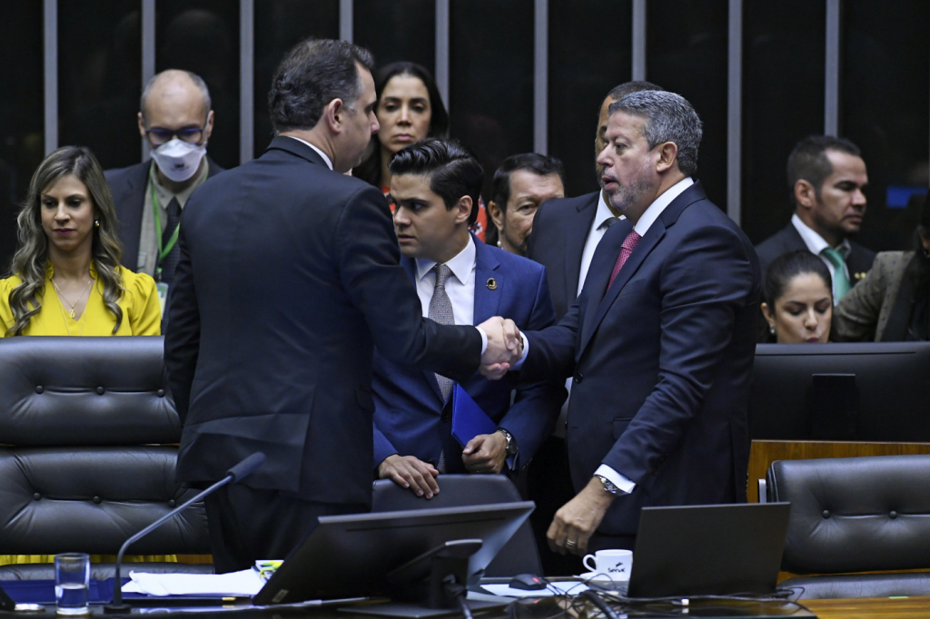 Câmara rejeita acordo com Senado por alternância de MPs, e impasse preocupa governo Lula