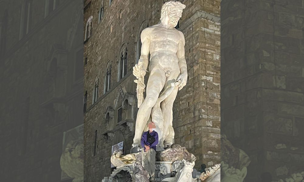 Alemão danifica monumento na Itália ao subir para tirar foto e gera prejuízo de R$ 26 mil